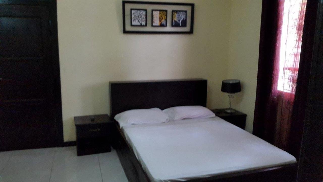 Maryland Guesthouse Monrovia Exterior photo